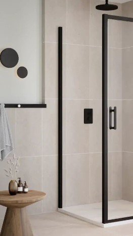 FLAIR ILI SIDE PANEL 700MM MATTE BLACK WITH CLEAR GLASS